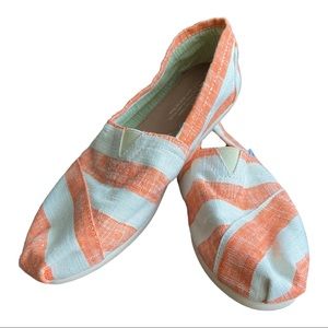 TOMS Shoes Orange and White Slide on Boat Shoes Size 7 Womens